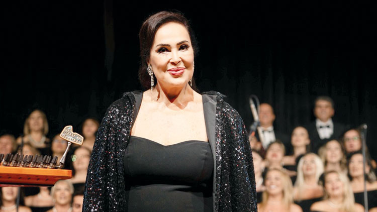 Sultan’a hürmet duruşu