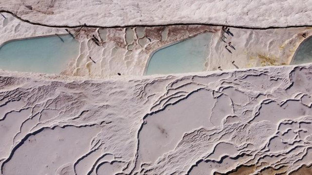 Pamukkale’de tarihi rekor! Tam 2 milyon 300 bin kişi!