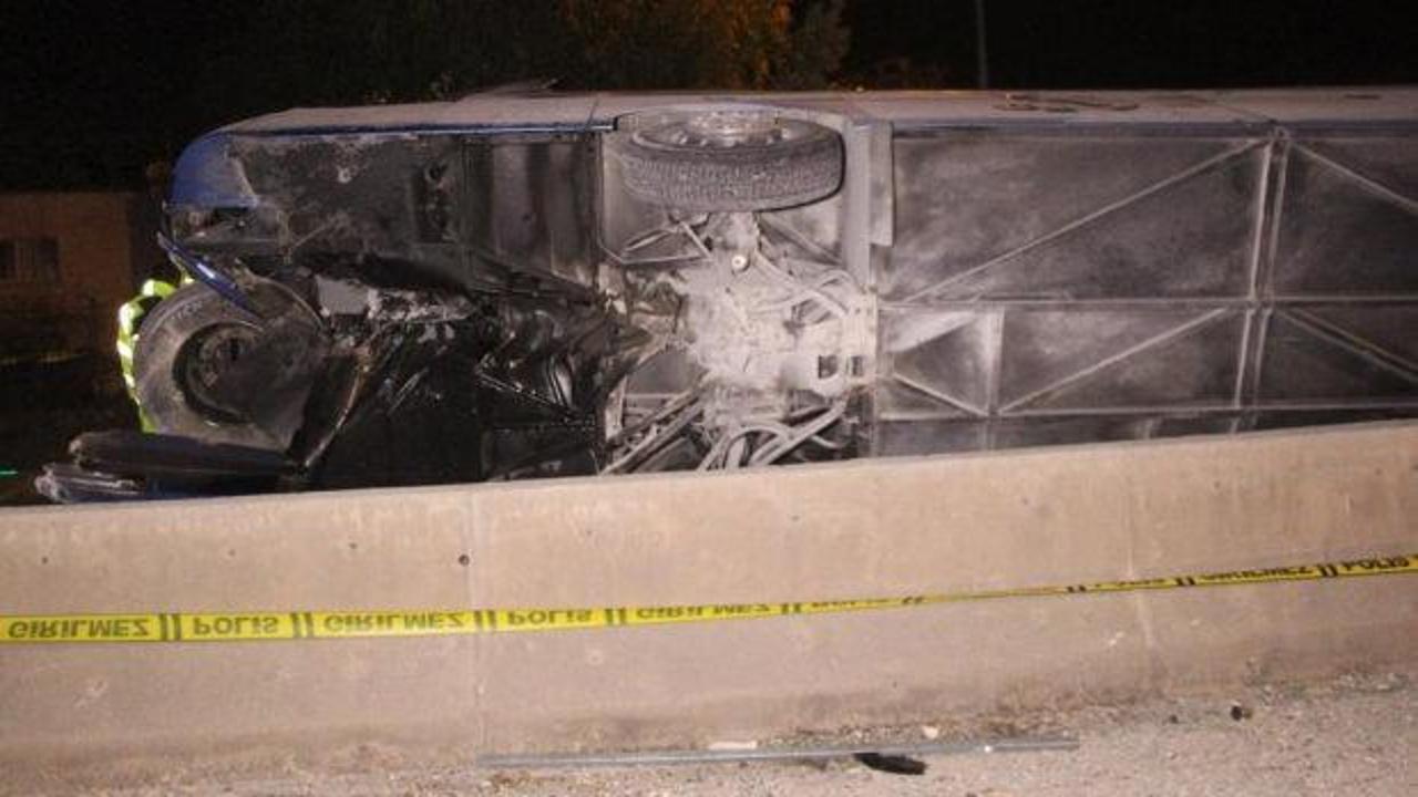 Yolcu otobüsü devrildi: Çok sayıda yaralı var