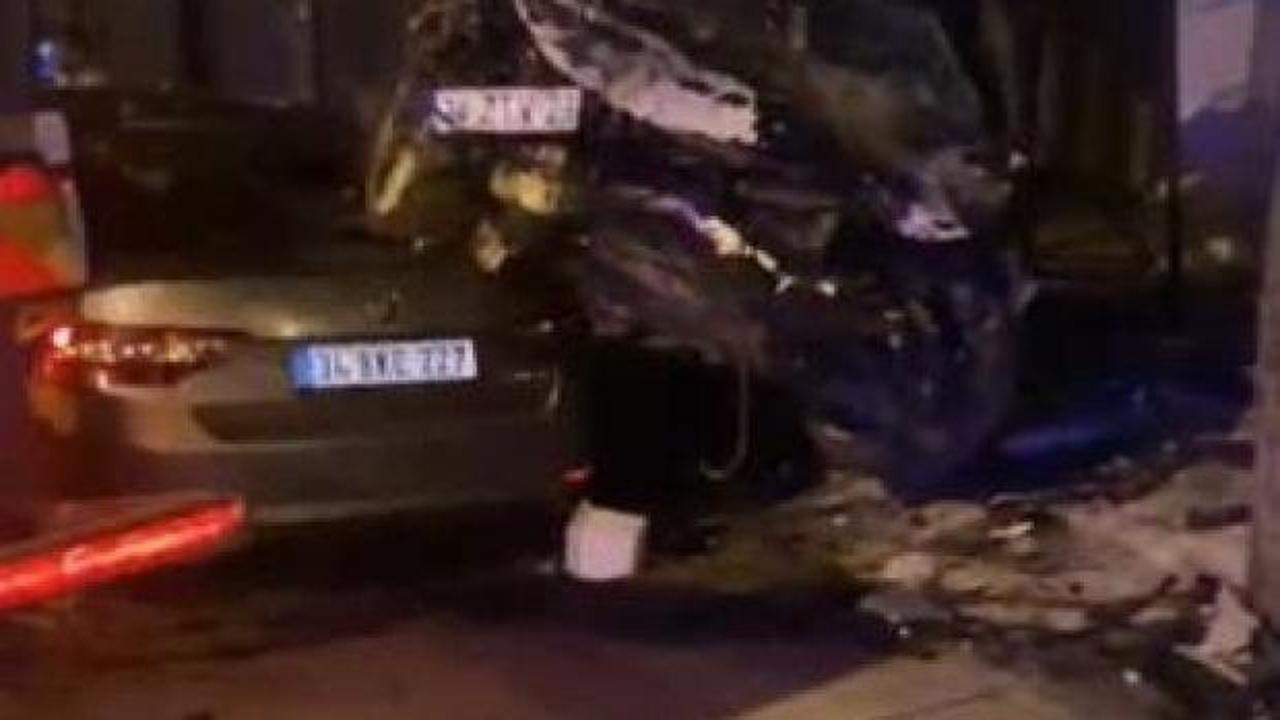 Araba araçların üstünden uçup iş yerine girdi: Kaçan şoför yakalandı