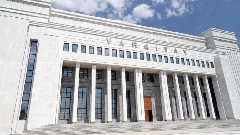 Eski çalışanının fotoğrafını paylaşan işverene mahpus cezası