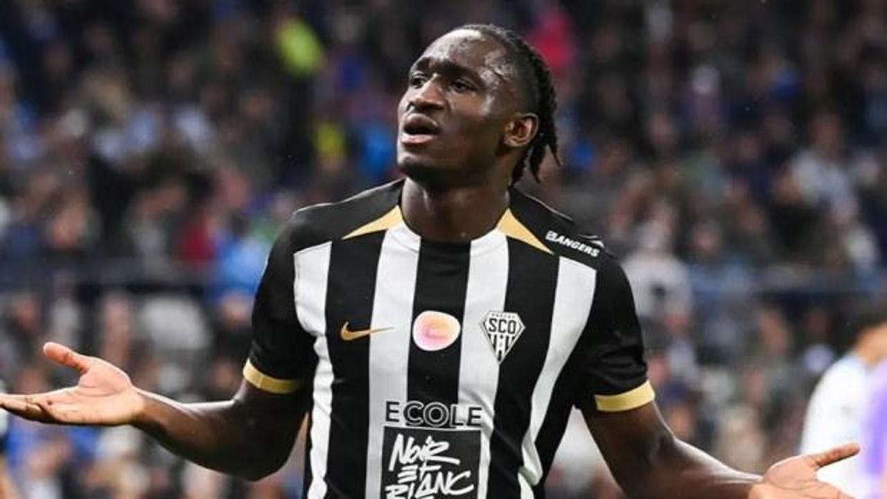 Fenerbahçe’nin yeni forveti İstanbul’a geldi! Maliyeti açıklandı