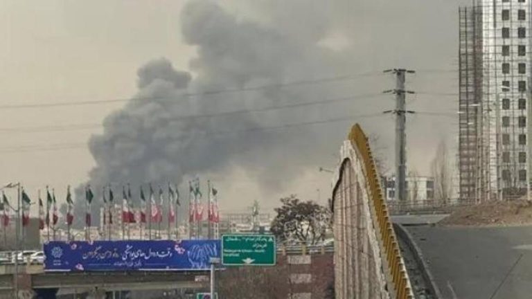 İran’da korkutan yangın: 200 dükkan büsbütün yandı!