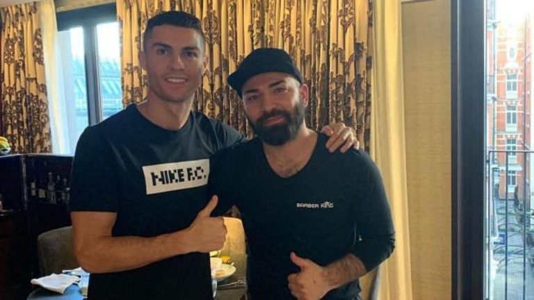 Kenan, Arda ve Ronaldo’nun berberi G.Saraylı futbolcular için Torino’a gitti