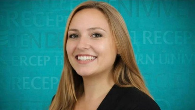 Meskeninin balkonundan düşen akademisyen, son seyahatine uğurlandı