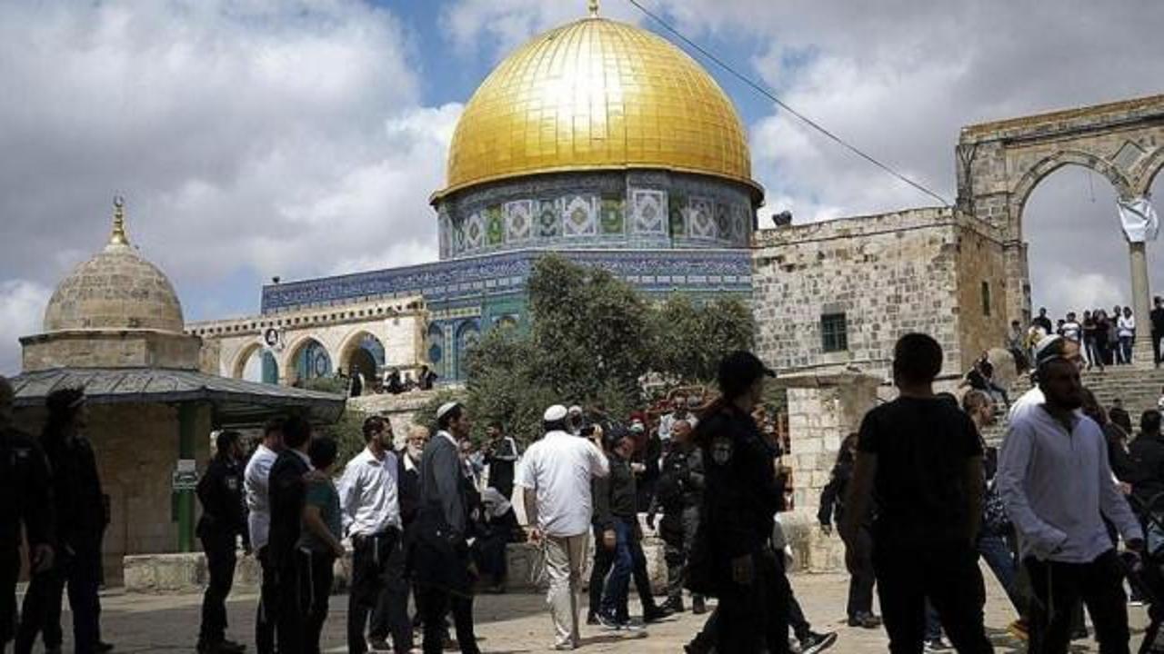 Ramazan ayı öncesi Kudüs’te provokatif aksiyon: Mescid-i Aksa’ya baskın düzenledi