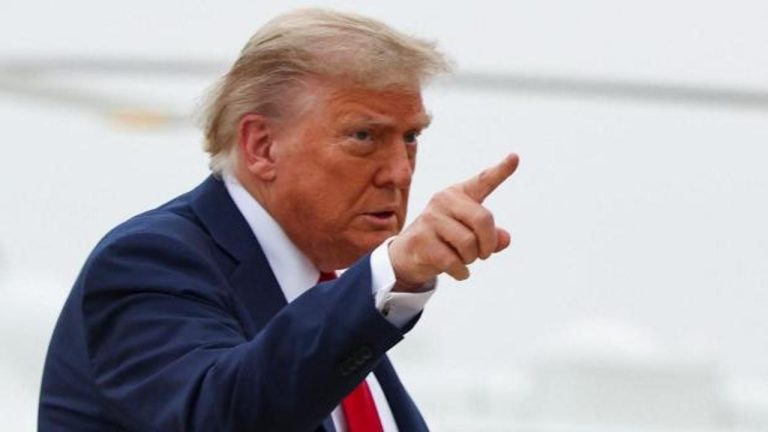 Trump’tan Harika Bowl’un devre ortası gösterisine sert reaksiyon