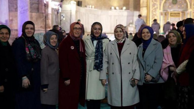 AK Parti Bayan Kolları’nın 300 bini aşkın hatminin duası Ayasofya’da yapıldı