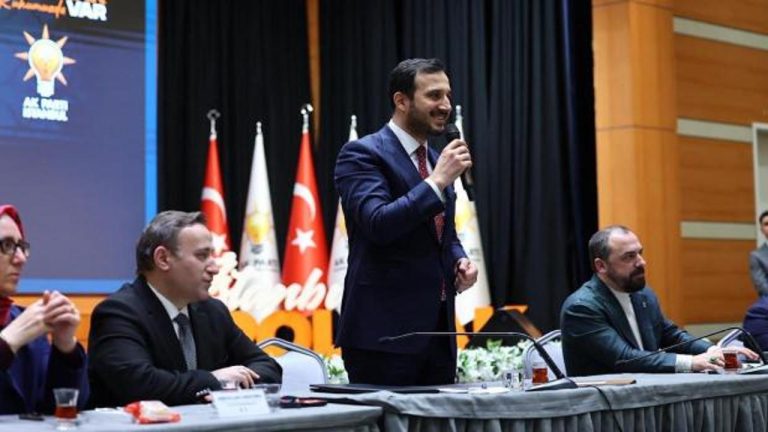 AK Parti gazetecilerle sahurda buluştu! Özdemir: Biz dava arkadaşıyız