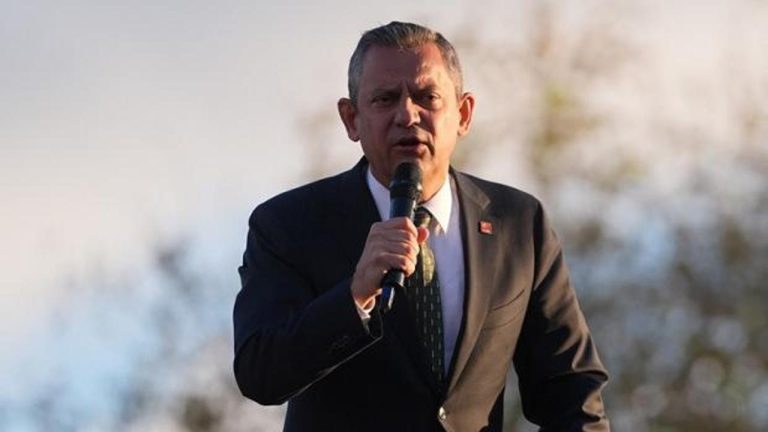 AK Parti’den Özgür Özel’ reaksiyon: CHP içinde Silivri diktatörlüğü kurulmuş