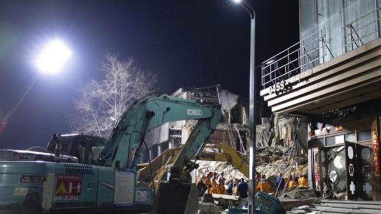 Çin’de bina çöktü! Çok sayıda meyyit var