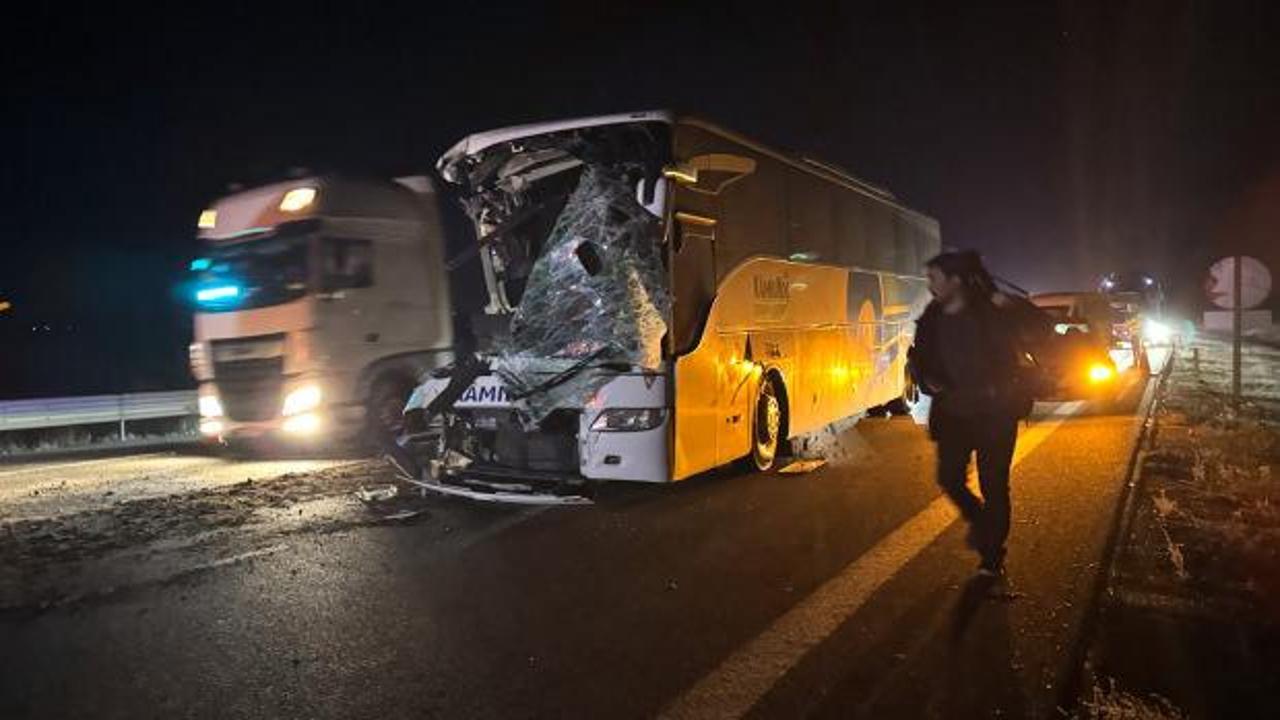 İki vilayetimizde yolcu otobüsleri kaza yaptı: Meyyit ve yaralılar var!