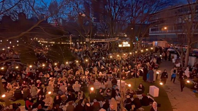 İstanbul’un üniversitelerinde Ramazan coşkusu: Tek tek gezip o anları paylaştı