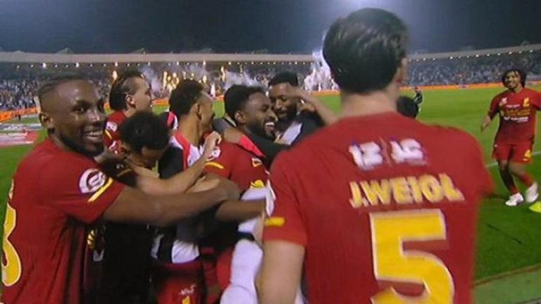 Mucize geri dönüş! 90+1’de 2-1 olan maçı 90+9’da 3-2 kazandılar