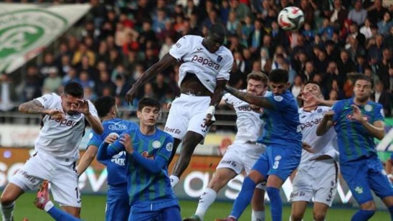 Süper Lig’de Karadeniz derbisi! Trabzonspor-Çaykur Rizespor beklenen 11’ler