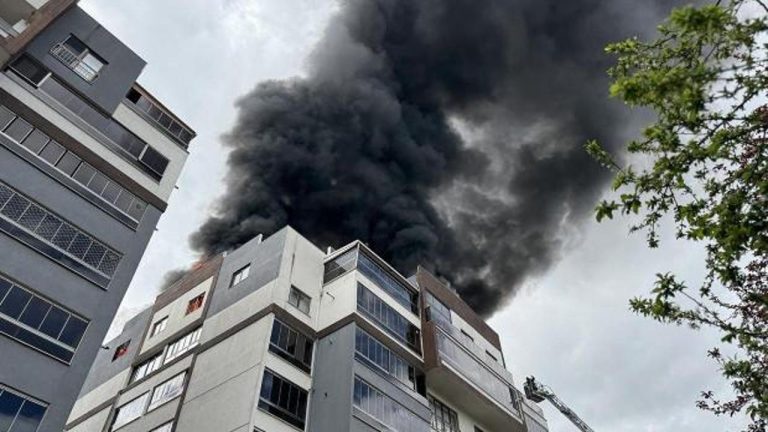 Bursa’da 8 katlı apartmanda yangın