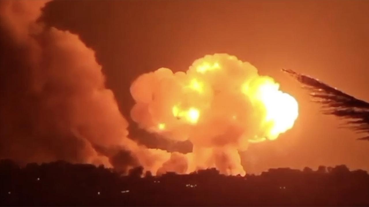 İsrail Lübnan’da bir mahalleyi ateşe verdi