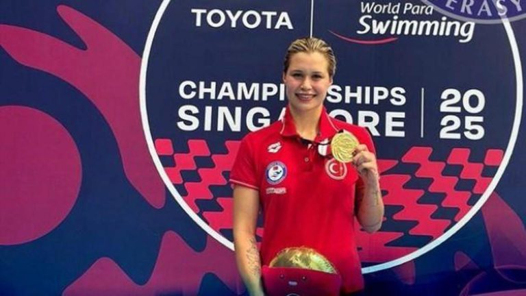 5 altın madalya ile Türk spor tarihine geçen Defne Kurt, yılın sportmeni seçildi