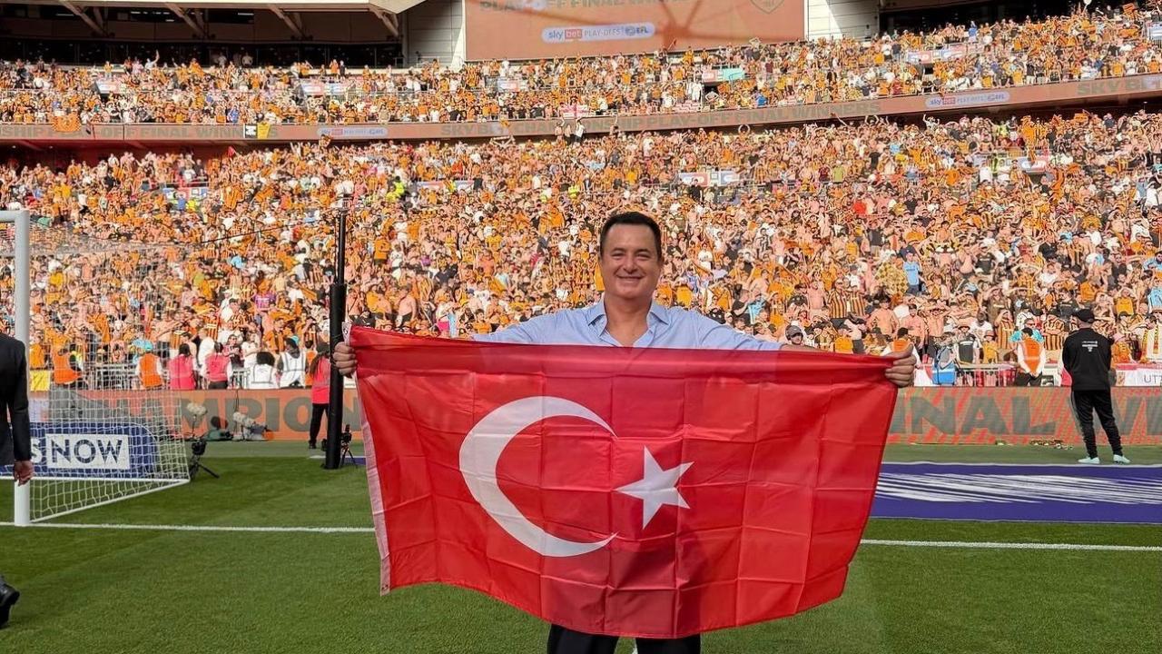 Premier Lig’e çıkan Hull City’de Acun Ilıcalı’nın birinci atılımı Galatasaray’dan